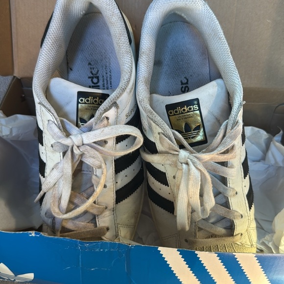 Adidas Superstar shell toe sneaker Cloud White / Core Black women's Size 8 - Picture 4 of 10